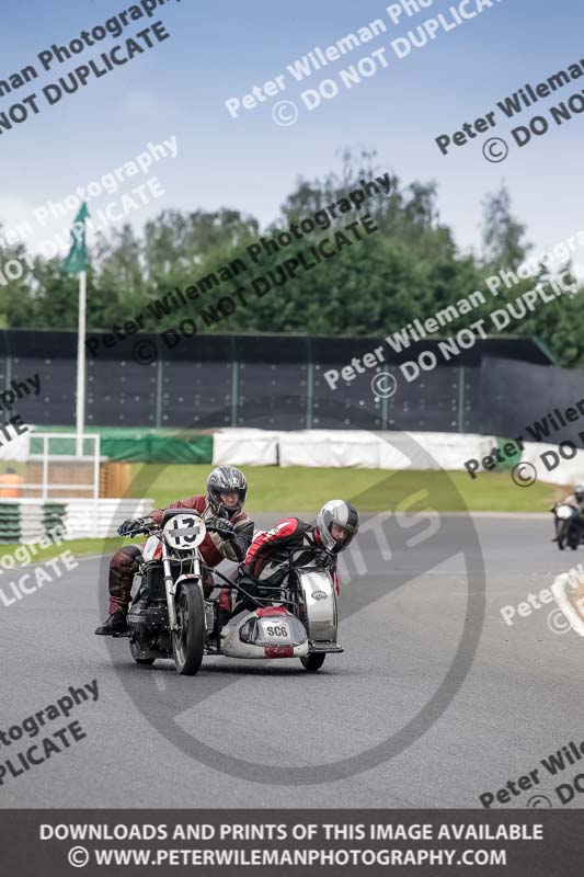 Vintage motorcycle club;eventdigitalimages;mallory park;mallory park trackday photographs;no limits trackdays;peter wileman photography;trackday digital images;trackday photos;vmcc festival 1000 bikes photographs